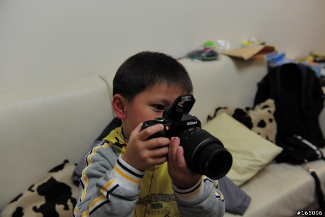 [開箱文] 響應 - 攝影需從小培養 Nikon D60