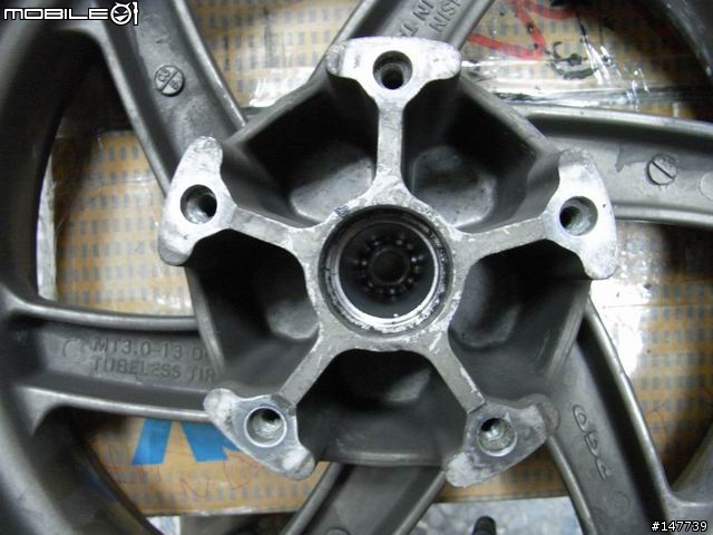 [更換]G-MAX200...更換前輪SKF軸承....