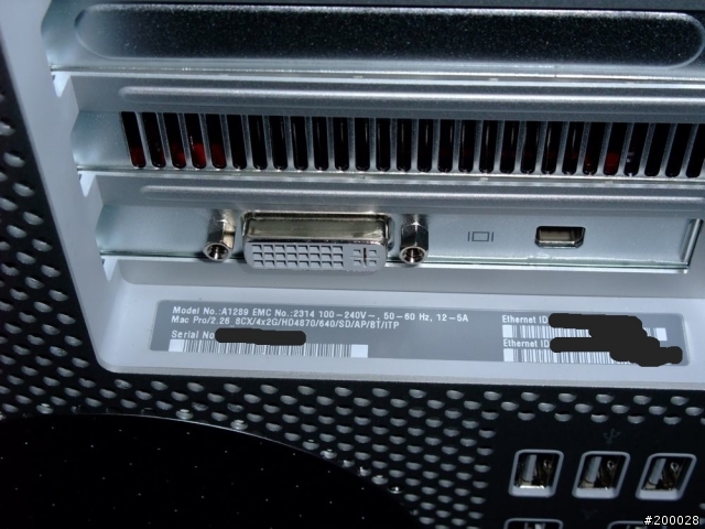 定製的MACPRO扛回來了。上開箱圖啦！嘻嘻