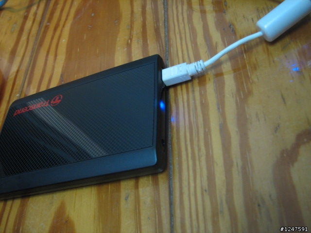 [開箱分享]創見 250G StoreJet Portable 2.5吋 賽車格紋行動硬碟