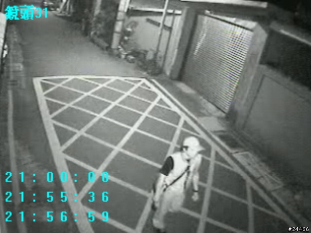 【緊急通報--請港友幫忙協尋】單車失竊--霧黑T3一台--- 4/29更新竊賊照片