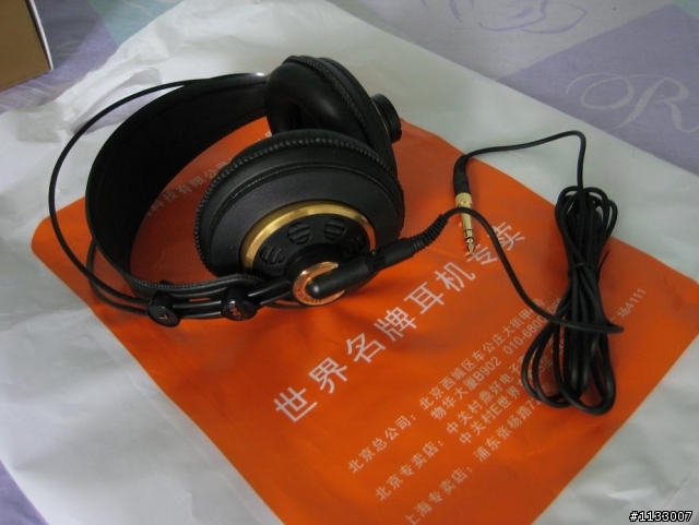 新鲜但是落后n久了的AKG k240S 开箱照