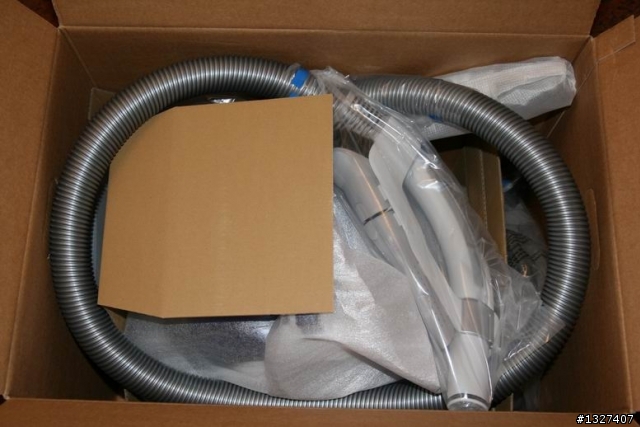 [分享] Electrolux 伊萊克斯 Z-8240 無袋式吸塵器