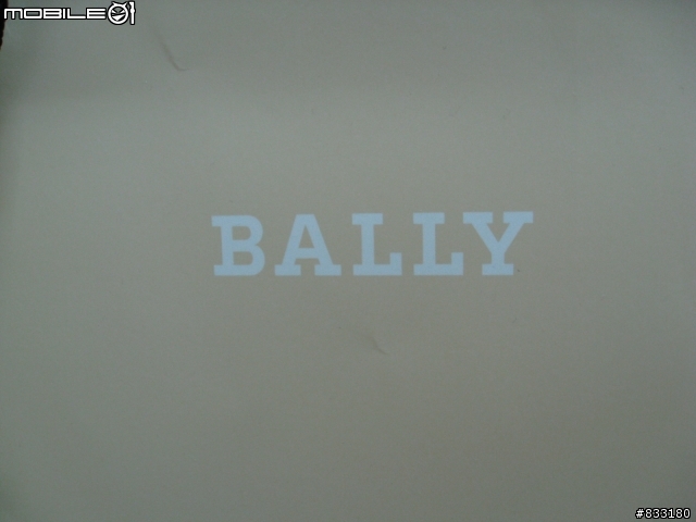 新入手的Bally側背包....