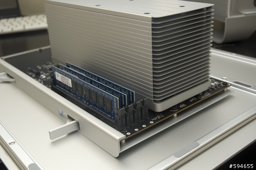 2009 Mac Pro 2.66 Ghz 開箱