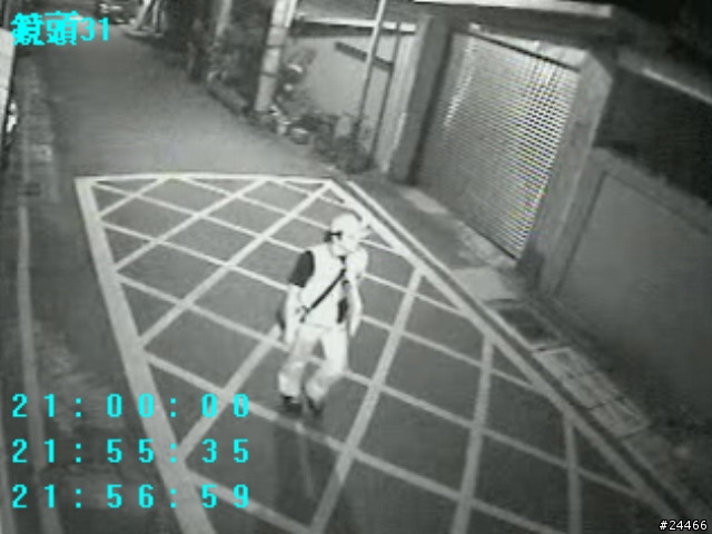 【緊急通報--請港友幫忙協尋】單車失竊--霧黑T3一台--- 4/29更新竊賊照片