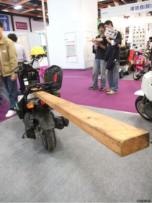 [累死人分享]2009台北世貿機車產業展，激暴!!挑戰機車展最多圖(ShowGirl隨時補上) - 已經全PO了