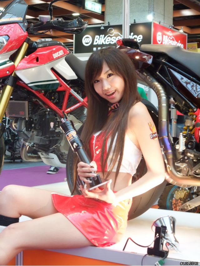 [累死人分享]2009台北世貿機車產業展，激暴!!挑戰機車展最多圖(ShowGirl隨時補上) - 已經全PO了