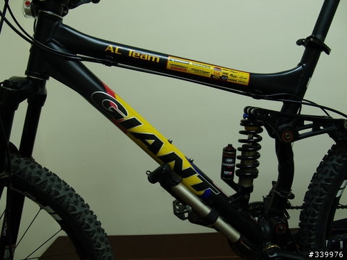 不知道板上有沒有GIANT AC系列車主...來簽一下吧