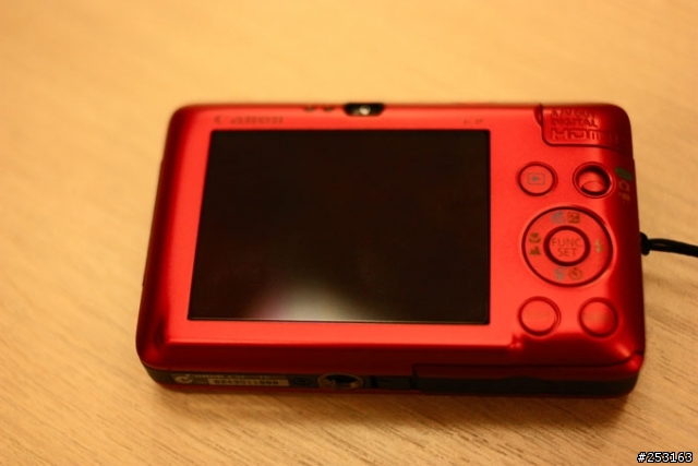 (分享) Canon IXUS 100IS 誰說Canon不懂時尚