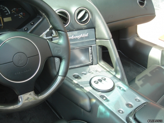 台南市巧遇 LP640 Roadster