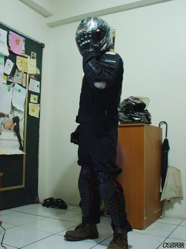 Komine JK 700 No.1 人體展示