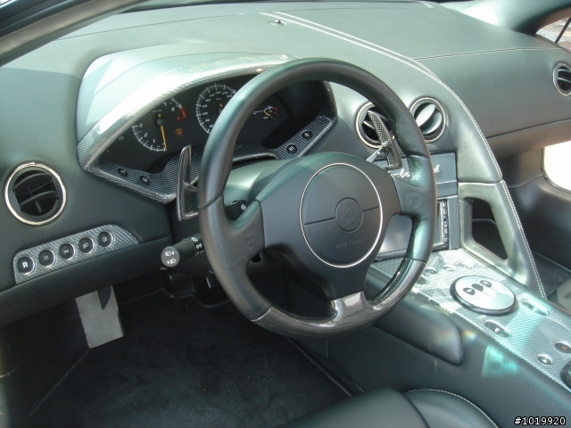 台南市巧遇 LP640 Roadster