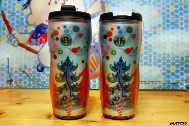 我家的STARBUCKS杯