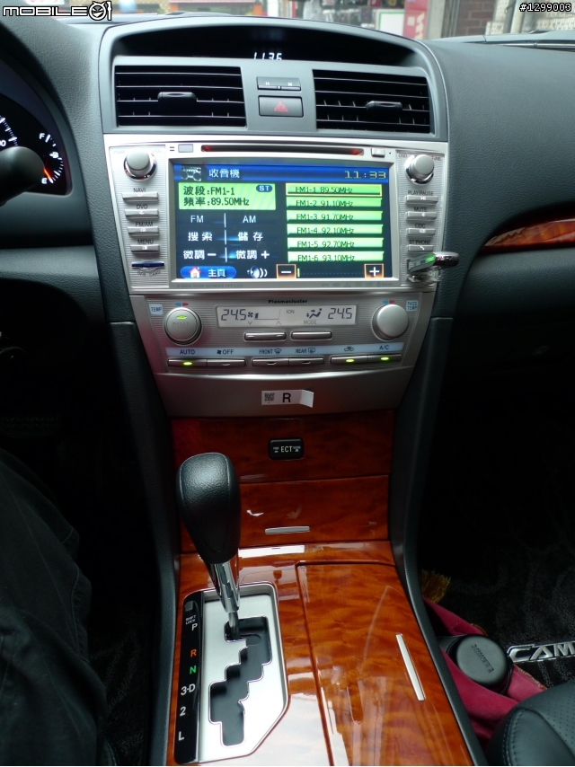 等了快一個月的camry-開箱