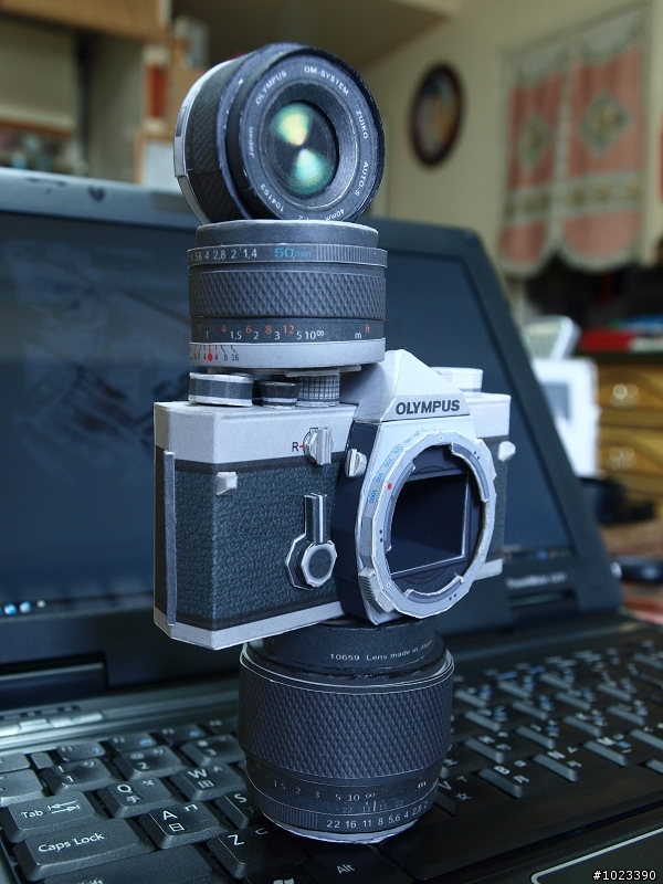 SLR紙模型 - Olympus OM-1 一機三鏡組