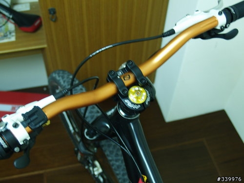 不知道板上有沒有GIANT AC系列車主...來簽一下吧