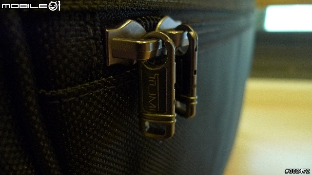 [分享] TUMI FXT nylon 側背電腦包