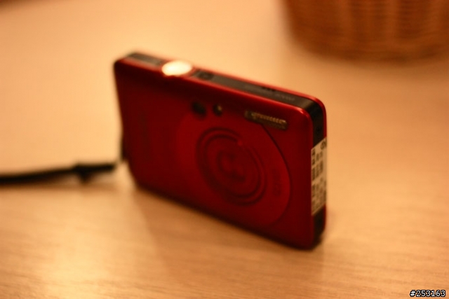 (分享) Canon IXUS 100IS 誰說Canon不懂時尚