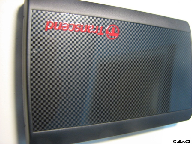 [開箱分享]創見 250G StoreJet Portable 2.5吋 賽車格紋行動硬碟