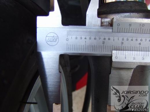 請問我的RACING這樣前輪偏移量算多嗎