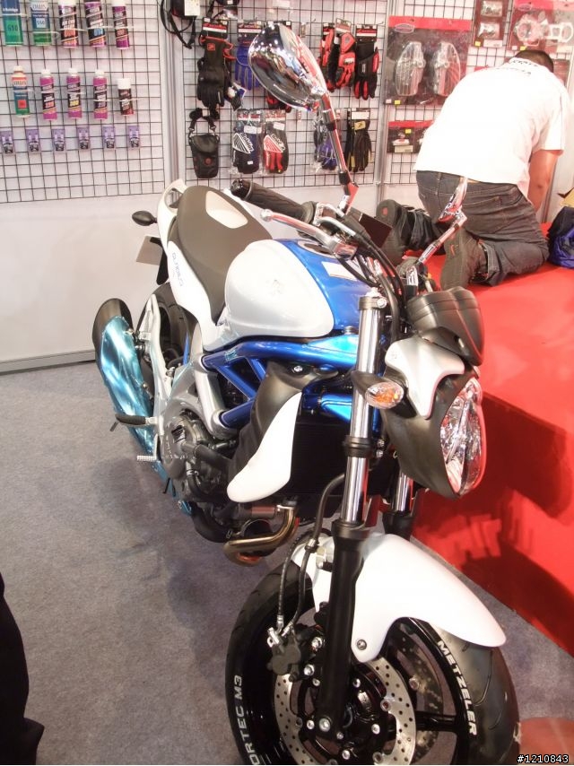 [累死人分享]2009台北世貿機車產業展，激暴!!挑戰機車展最多圖(ShowGirl隨時補上) - 已經全PO了