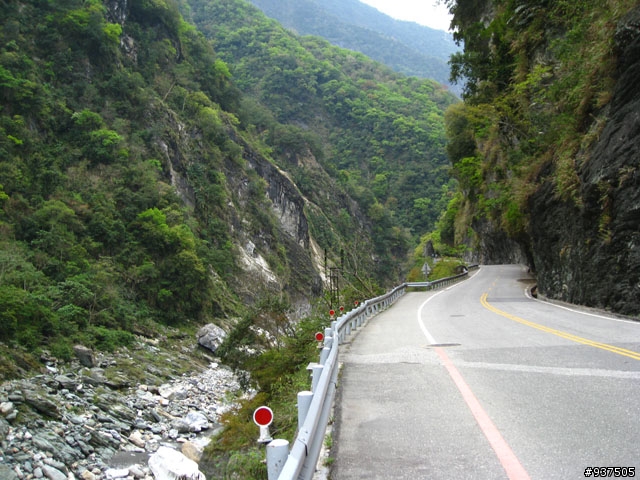 羅東→四季→梨山→大禹嶺→關原→太魯閣→新城→羅東
