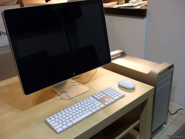 (圖多) 2009 年新版四核 Mac Pro 開箱分享