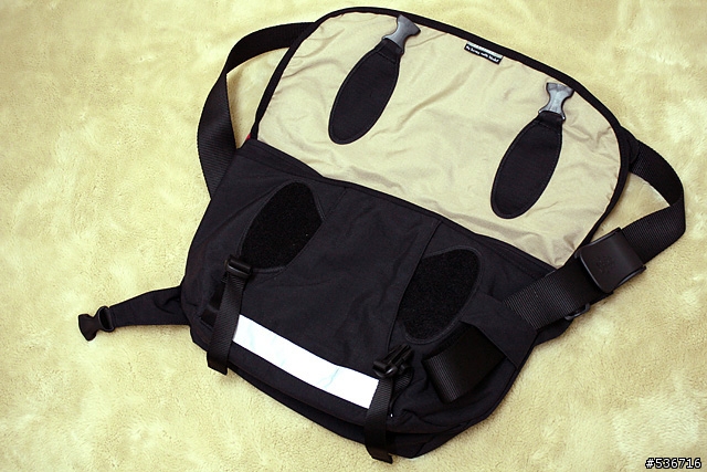 [開箱]Crumpler Barney Rustle Blanket 單車信差包