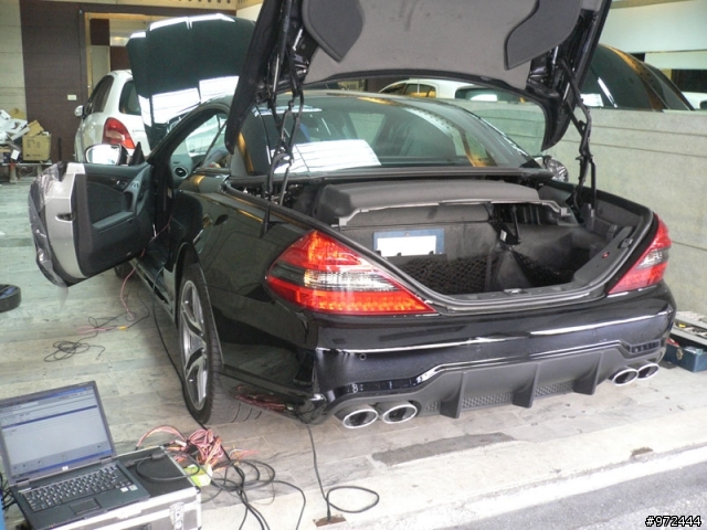 看到SL63 新車拆光光**