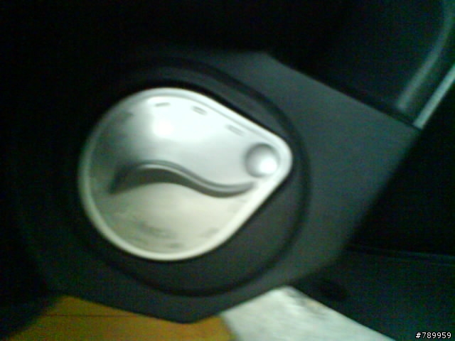 就是要輕裝備!!!我的GR125(黑碟版)很不專業的開箱~