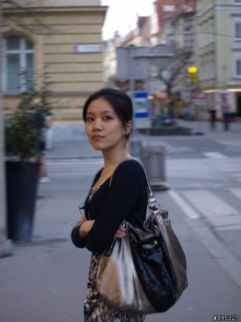 E420 與音樂氣質女之外拍~~ 加了一位美女來更新
