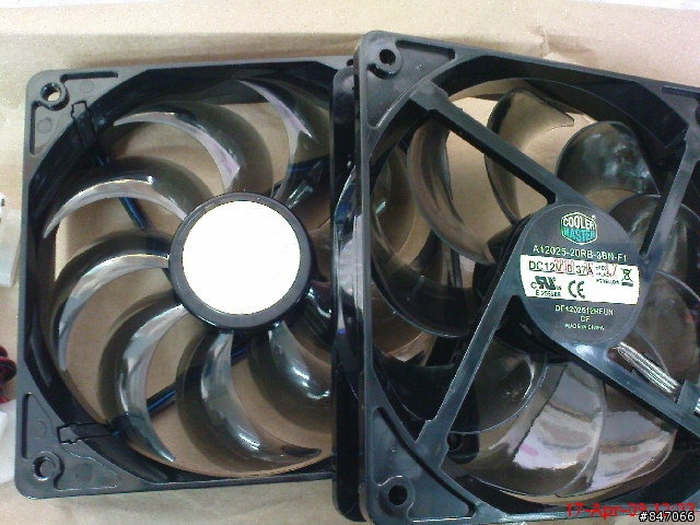 [過氣開箱]CoolerMaster 酷媽 BLUE LED 12CM鐮刀扇