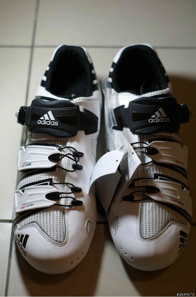 很累又邪門的開箱文之 Adidas Adistar road pro