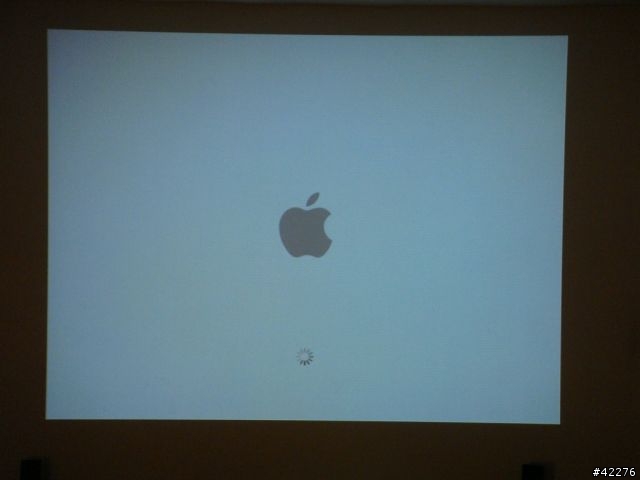 [圖多] 全新Mac mini 變身為 全新 iMac  120吋
