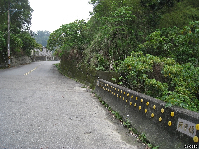 台中縣 豐原市→萬里長城→新社水井→南坑巷→豐原市