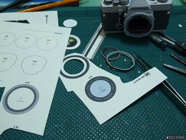 SLR紙模型 - Olympus OM-1 一機三鏡組