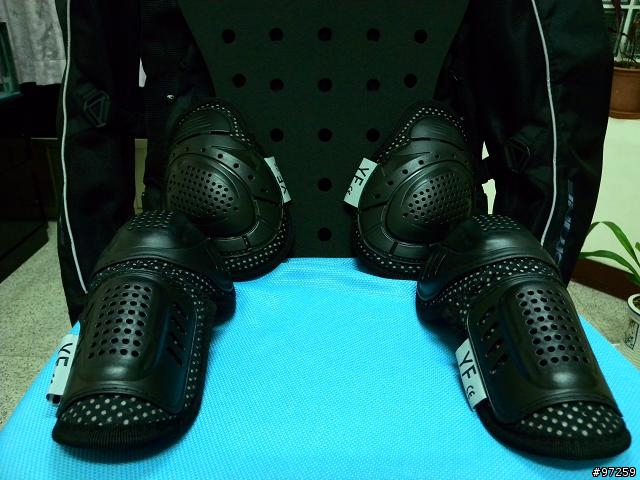 09年KOMINE  JK-701春夏防摔衣 分享 (更新護胸安裝問題-有圖說明)
