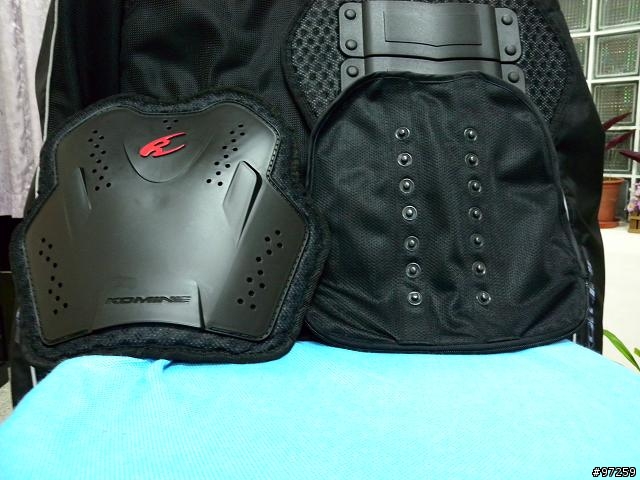 09年KOMINE  JK-701春夏防摔衣 分享 (更新護胸安裝問題-有圖說明)