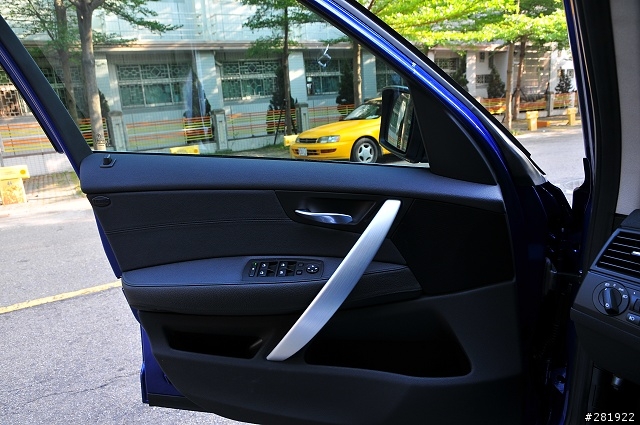 09年式X3 (E83) 開箱 （圖多小心）