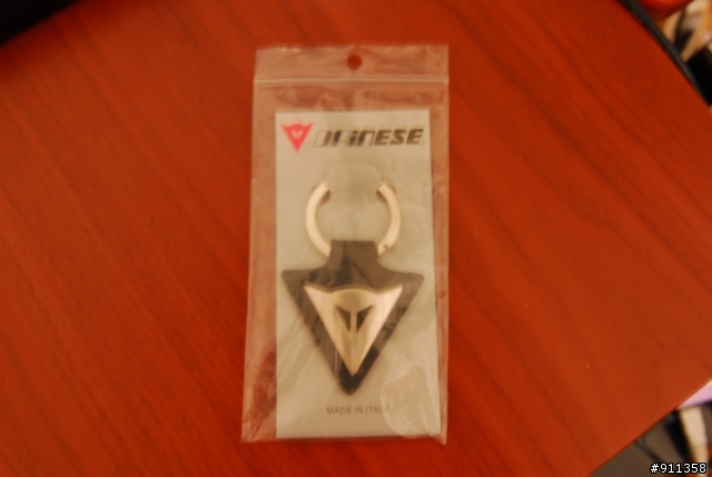 誰說Dainese沒有一千塊錢以內的全新正品!!(開箱文)