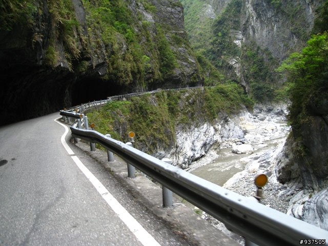 羅東→四季→梨山→大禹嶺→關原→太魯閣→新城→羅東