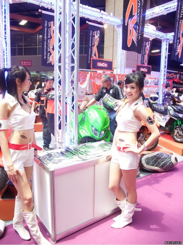 [累死人分享]2009台北世貿機車產業展，激暴!!挑戰機車展最多圖(ShowGirl隨時補上) - 已經全PO了