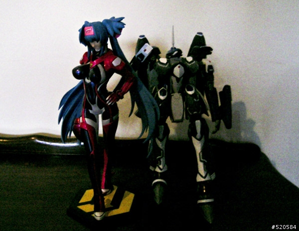 Macross DX 超合金 VF-25G + 可蘭 (Klan Klan)巨大版 情侶組