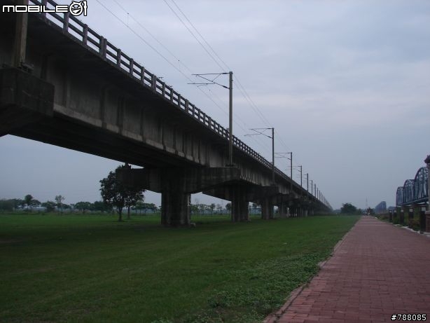 午後亂逛 舊鐵橋公園