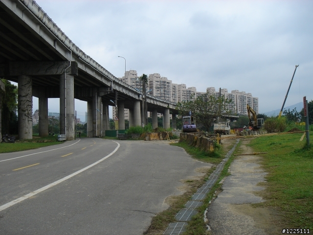 景美往新店河濱車道新橋趕工中