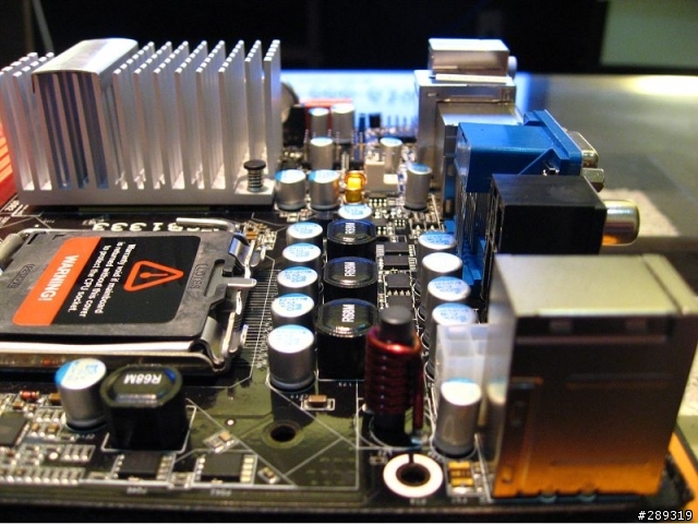 [開箱]ZOTAC GF9300-ITX WiFi