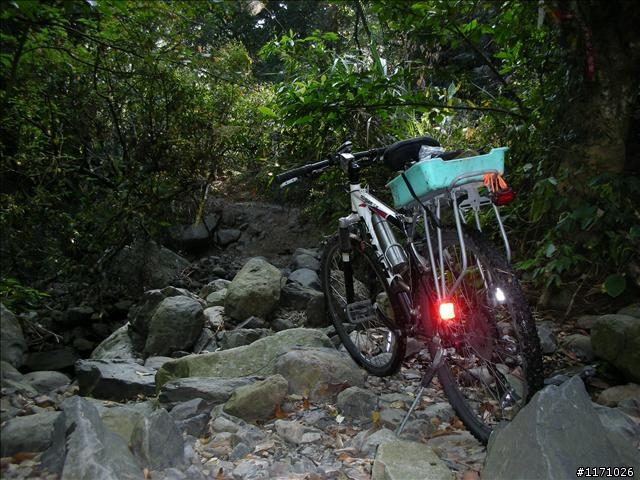 熊空越嶺紅河谷