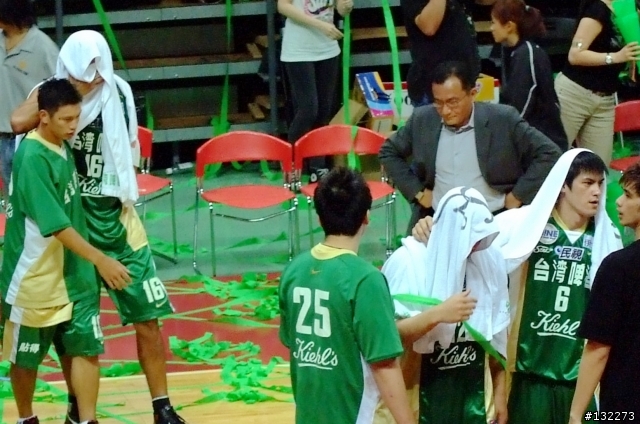 台啤落敗的真正原因是？為什麼大家都討厭黑人跟閻總？