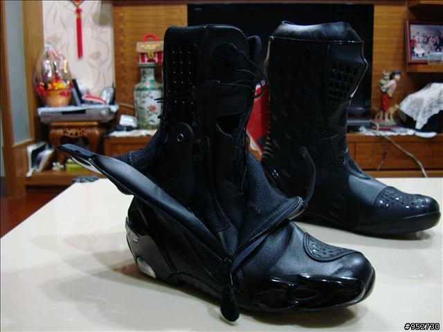 [開箱+實著照]Alpinestars SuperTech R 車靴~更新!